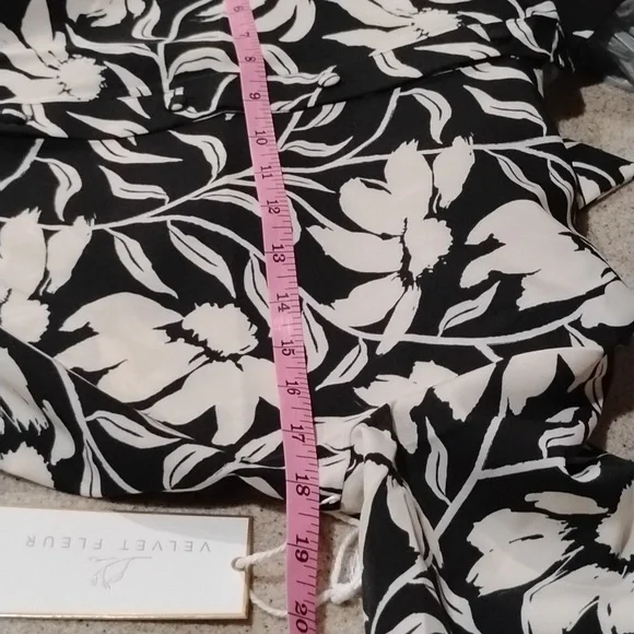 NWT Velvet Fleur top - Picture 4 of 6